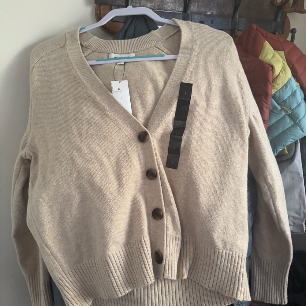 Banana Republic Women's Beige Cardigan Sweater